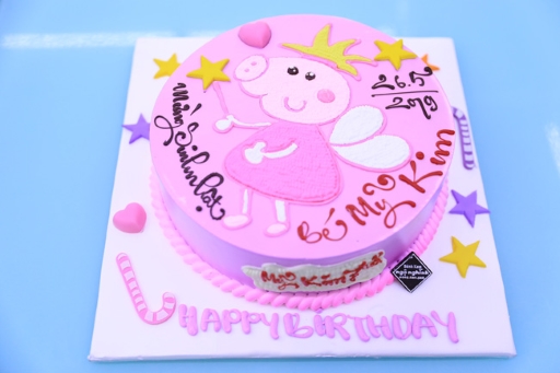 Bạn có thể tham khảo mẫu bánh sinh nhật với bé heo Peppa đáng yêu