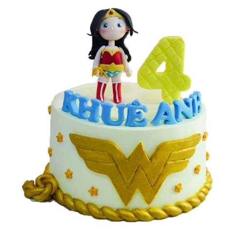 Bánh sinh nhật trang trí Wonder Woman độc đáo